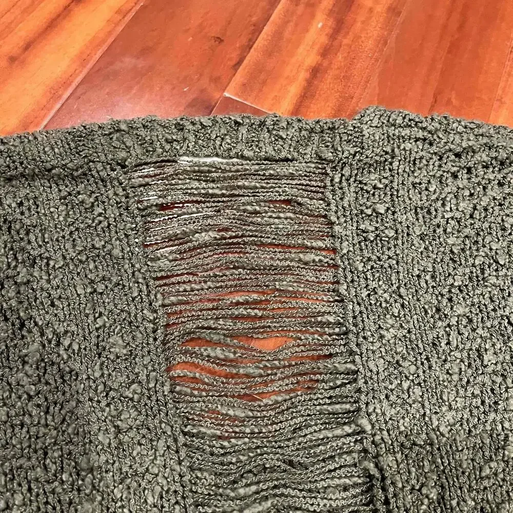 ASTR The Label Olive Green Sweater V Neck Knit Long Sleeve Pullover Size Small - Picture 4 of 8